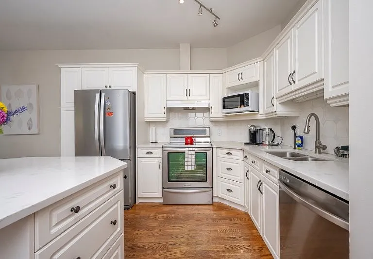2 14th St NW #205 — Photo 3