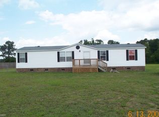 203 E Meetinghouse Dr, Hubert, NC 28539