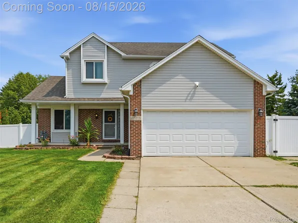 27215 Eagle Ct, Chesterfield, MI 48051