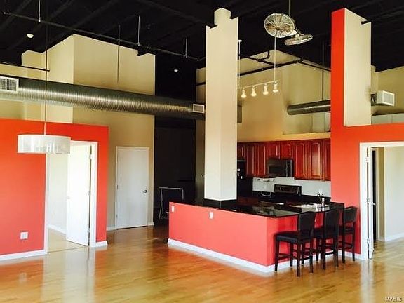 3rd image of 1501 Locust 1207