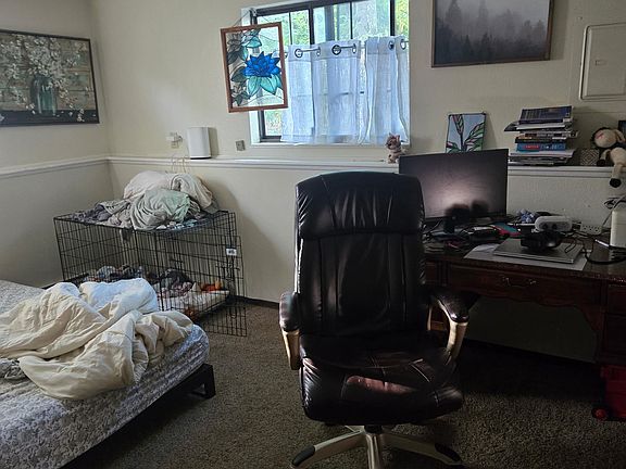 4th image of 406 Wayne St #2