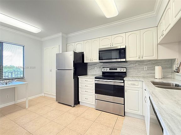 3rd image of 2206 S Cypress Bend Dr APT 508
