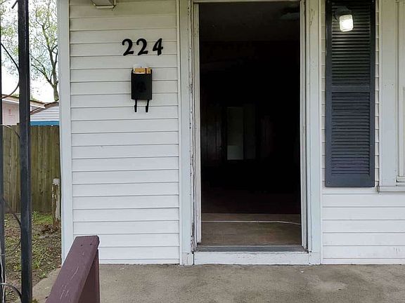 2nd image of 224-226 S Irwin St #224
