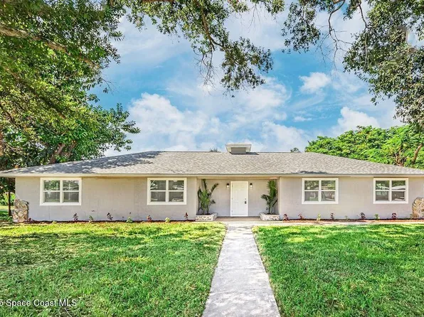 300 Riomar Dr, Port Saint Lucie, FL 34950