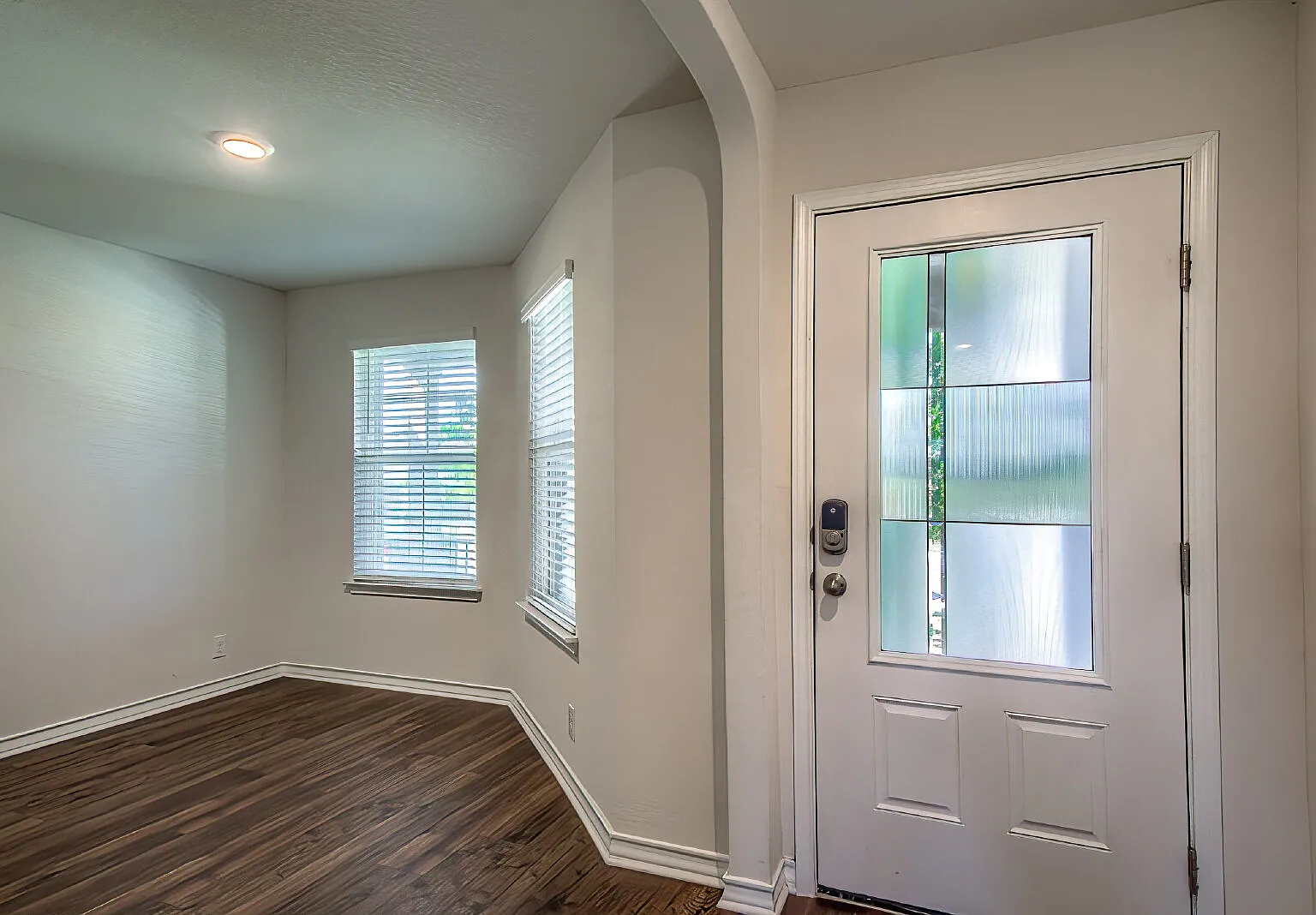 4 bed, 2.5 bath, 2322 sqft, $2,350 — Photo 4
