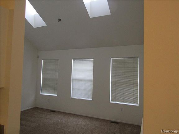 3rd image of 15621 Stone Crossing Dr #73