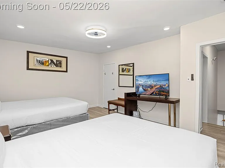 213 1/2 N Main St #ANN — Photo 31