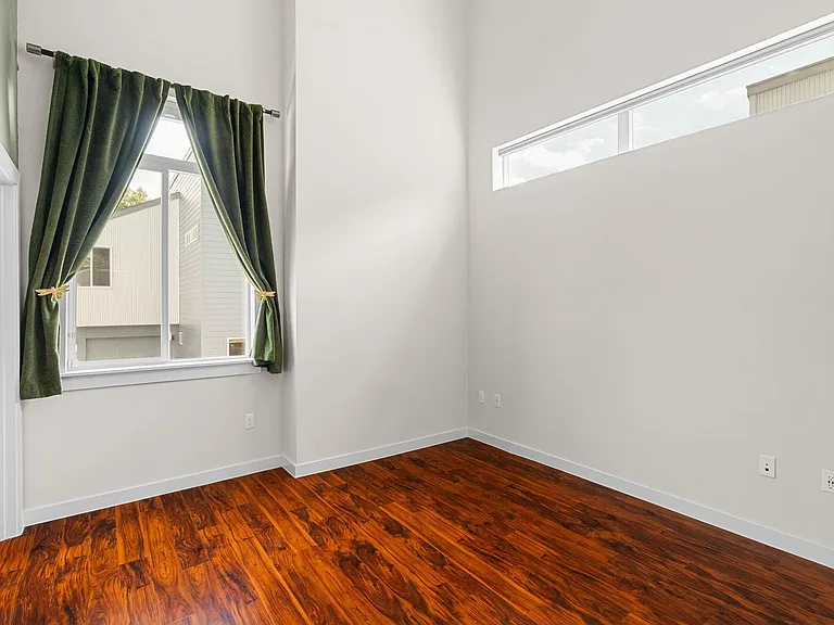 705 N Bluff Dr #6 — Photo 16