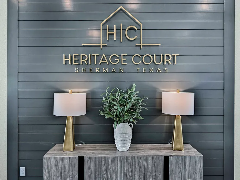 Heritage Court — Photo 12