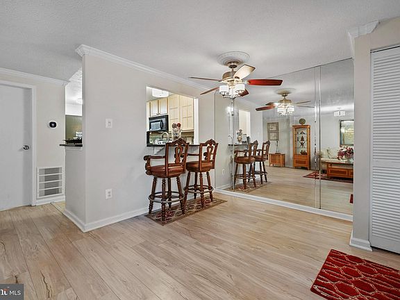 4th image of 13235 Whitechurch Cir