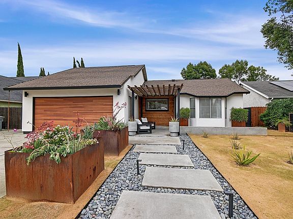 3rd image of 403 Temple Drive