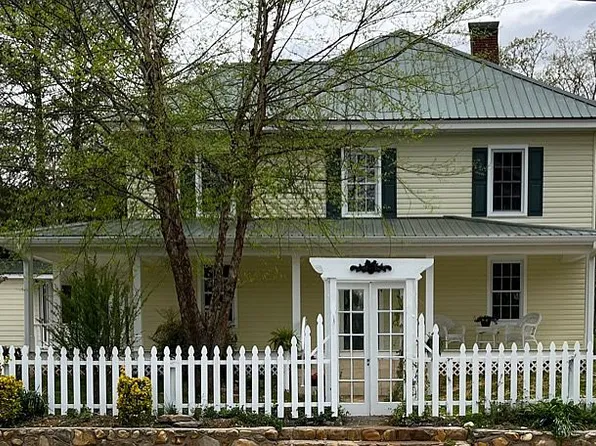 444 S Broad St, Brevard, NC 28712