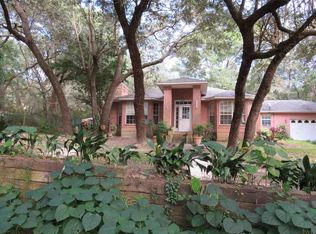 7727 Lakeside Dr, Milton, FL 32583