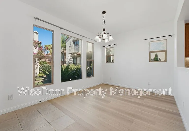 1087 Waterfall Way — Photo 6