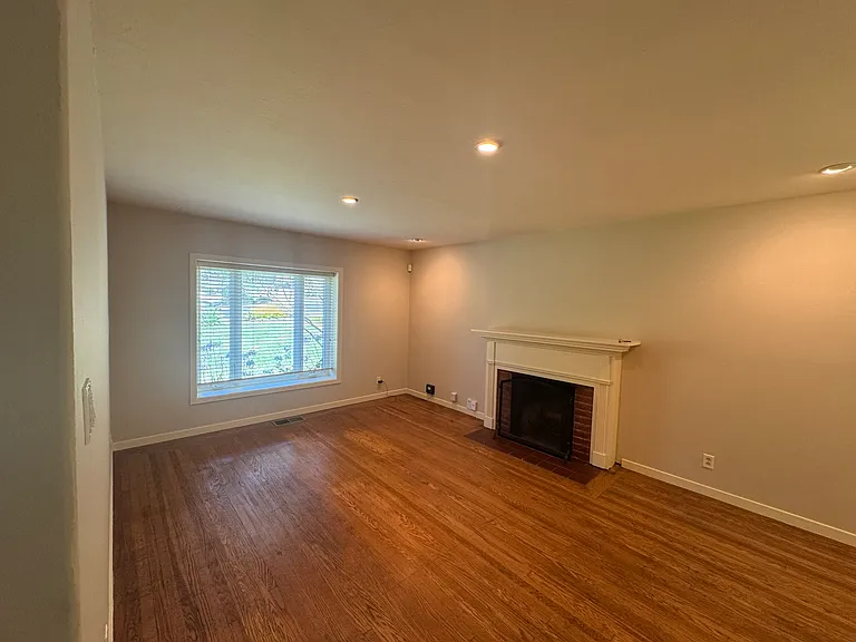 4727 Belfast Ave — Photo 3
