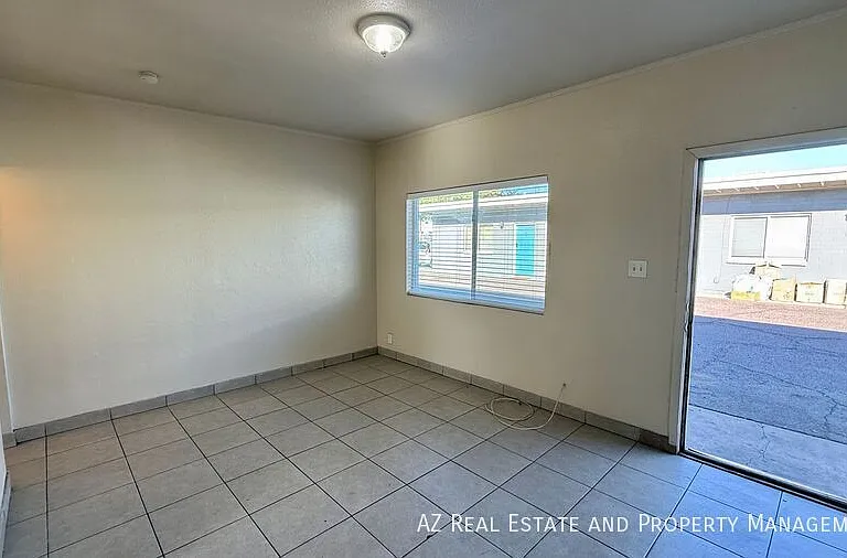 1233 W Pierce St #3 — Photo 6