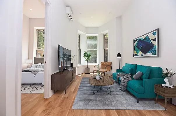 Rented by Bohemia Realty Group | media 12