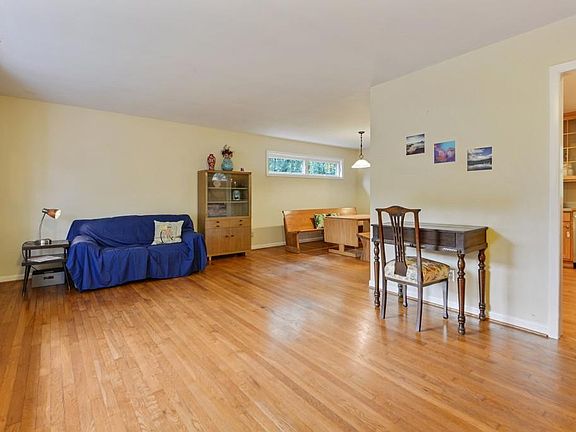 2nd image of 825 Fern St NE