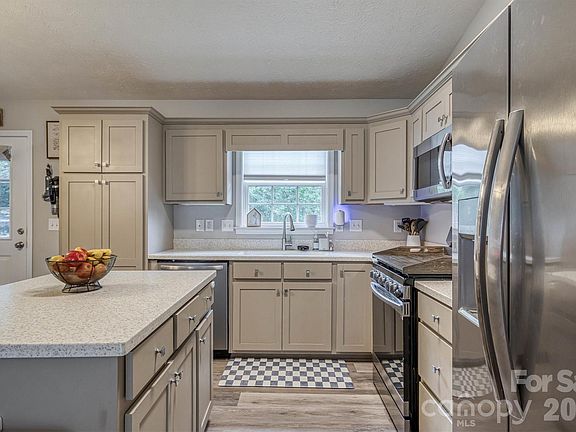 4th image of 1102 Allman Ridge Rd