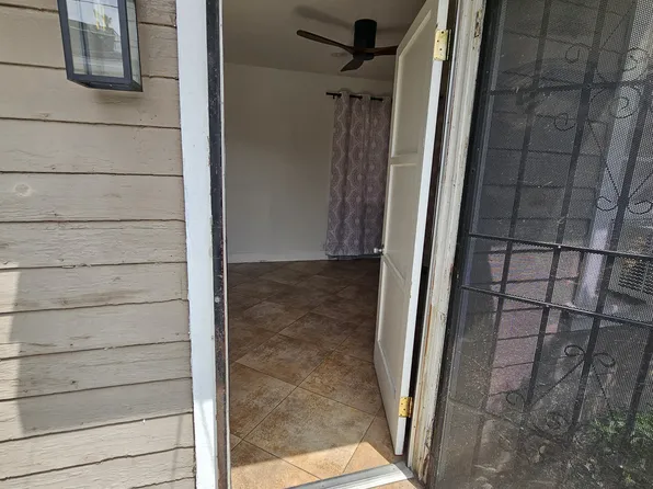 3853 Seneca Ave, Los Angeles, CA 90039