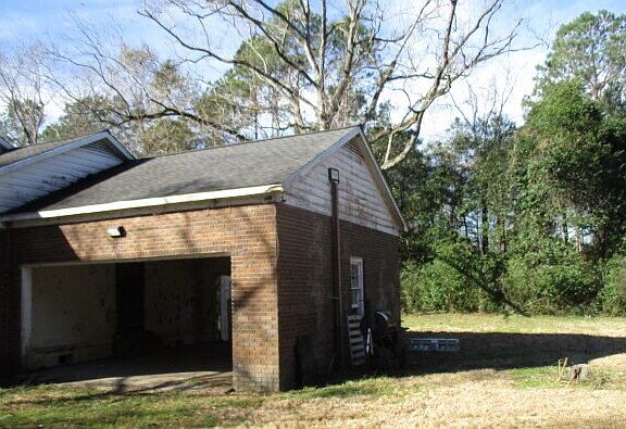 2nd image of 262 Crawford Ln
