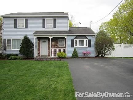 67 Broadway
						:
						Quiet family neighborhood