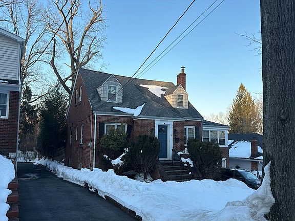 3rd image of 55 Greenwood Ave