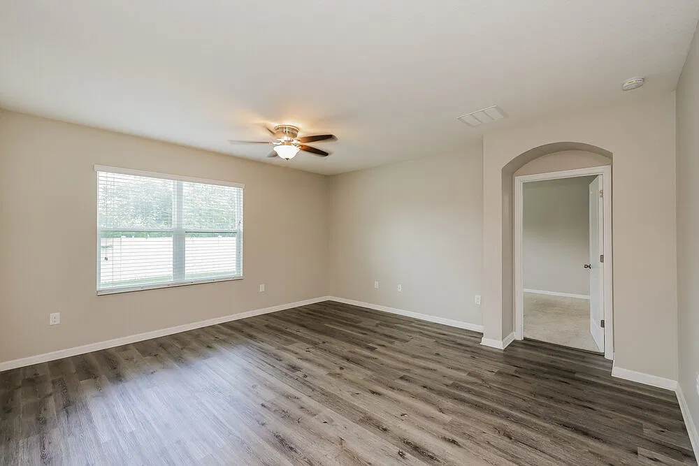 4 bed, 2.0 bath, 1846 sqft, $2,215 — Photo 3