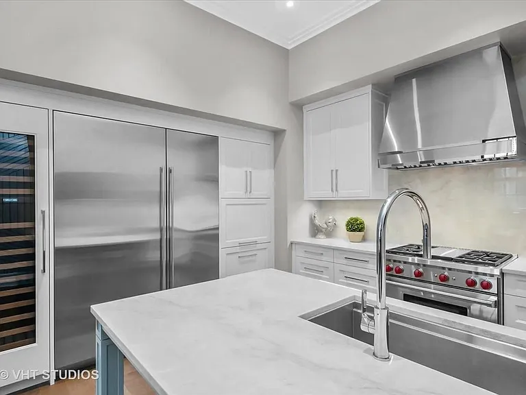 435 N Michigan Ave #401 — Photo 9