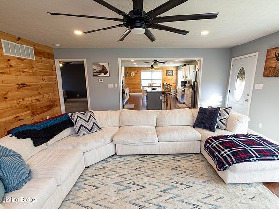 5th image of 139 Adams Ln
