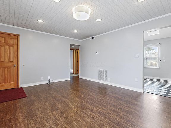 5th image of 632 Blaine Ave