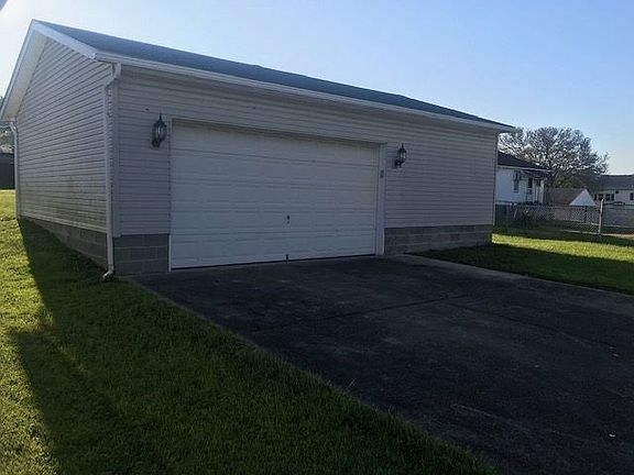 2nd image of 121 Olive Ave