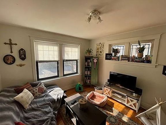 3rd image of 4451 Russell Blvd
