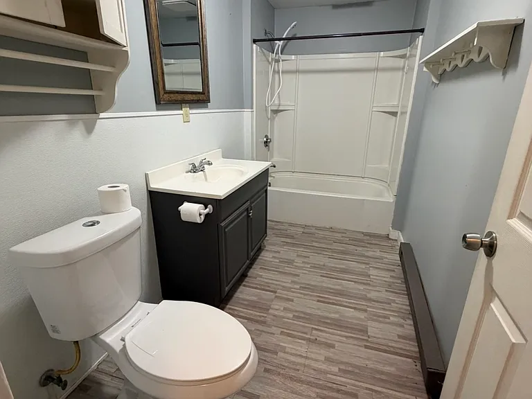 128 E Main St — Photo 3