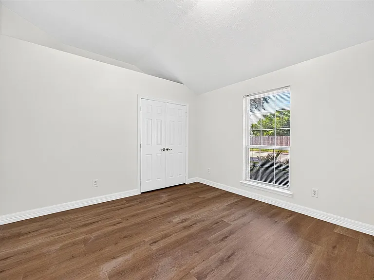 15307 Flemington Ave — Photo 27