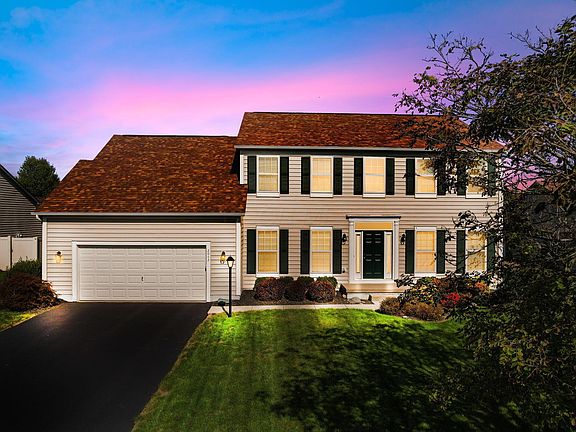 2nd image of 2042 Twin Flower Cir