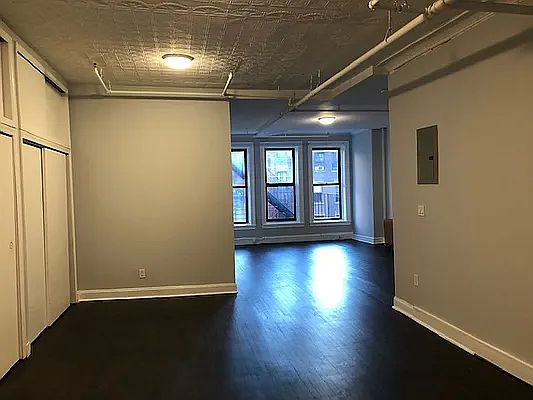 3rd image of 205 W 14th St #4