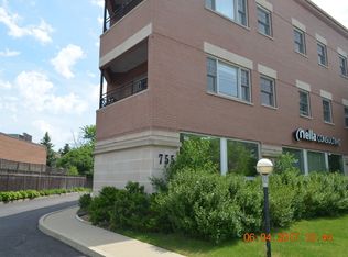 755 Milwaukee Ave UNIT 2B, Glenview, IL 60025