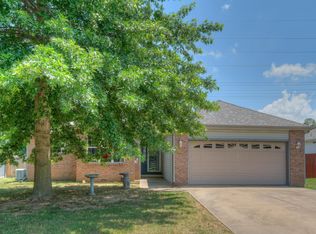 3805 Hawthorn Ct, Joplin, MO 64804
