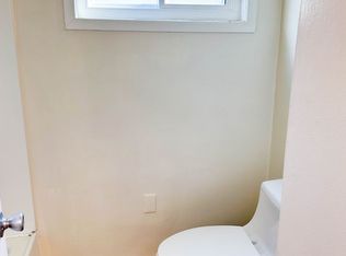 2nd FL Luxury Studio in Venice Steps from the Beach with Parking Available!, Venice, CA 90291
