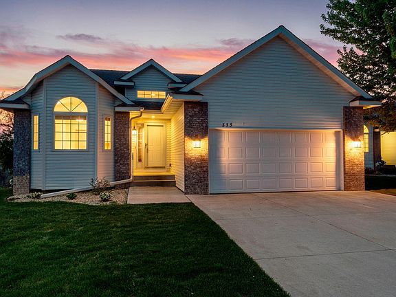 3rd image of 333 25th Ln SE