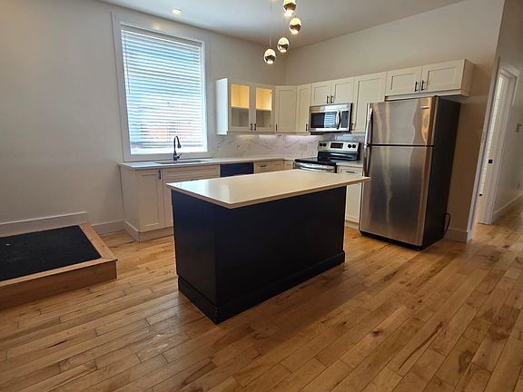 2nd image of 225 Victoria St #1410391