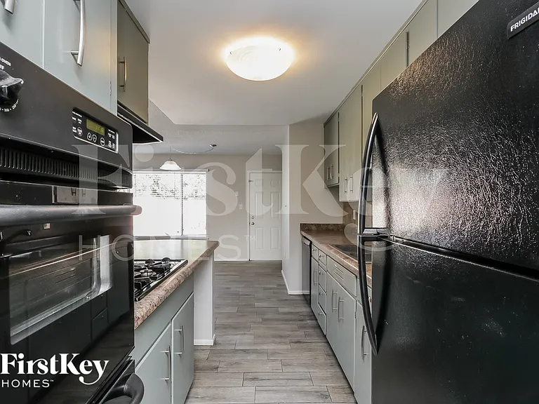 2030 E Aspen Ave — Photo 9