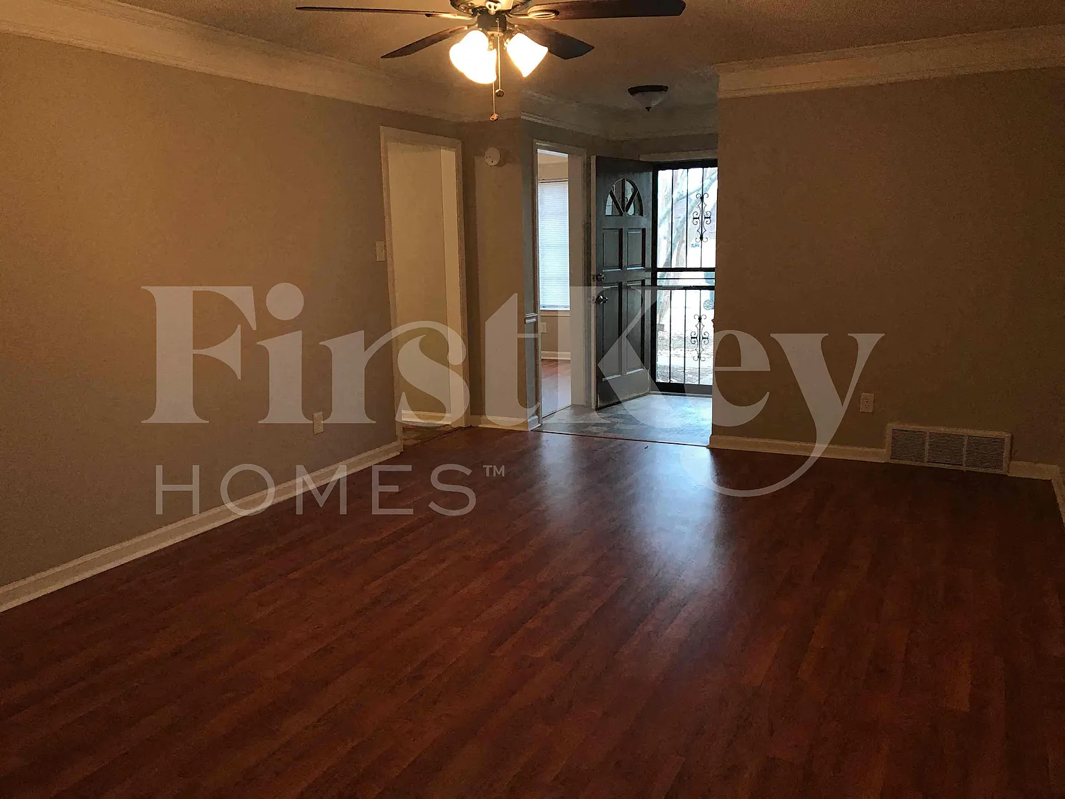 3 bed, 2.0 bath, 1312 sqft, $1,365 — Photo 3