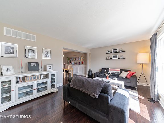 3rd image of 364 Timber Oaks Dr