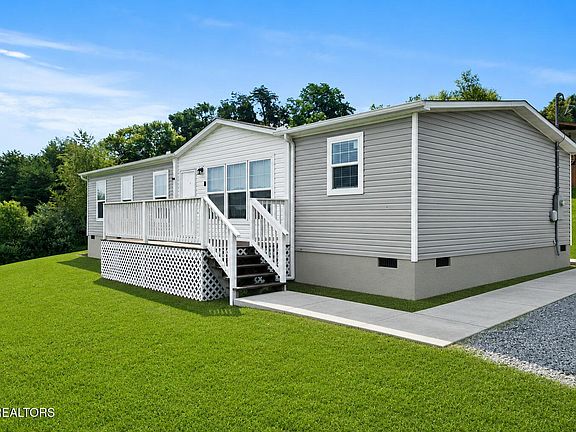3rd image of 2840 Loveday Way