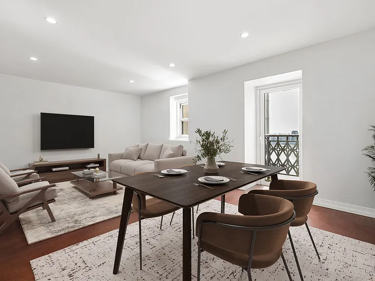 3 Hanover Sq #19J — Photo 2