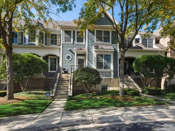 1935 Lynn Cir, Libertyville, IL 60048