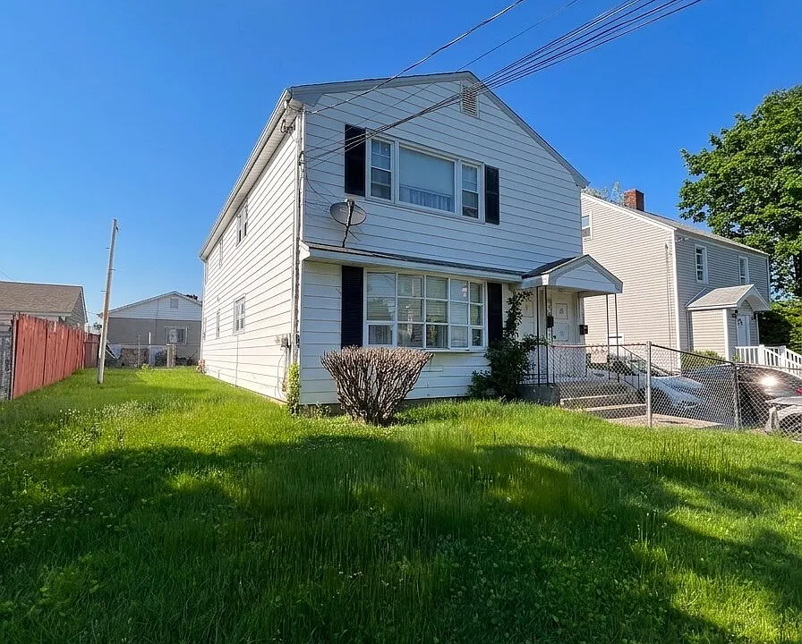 200 Robin St #2