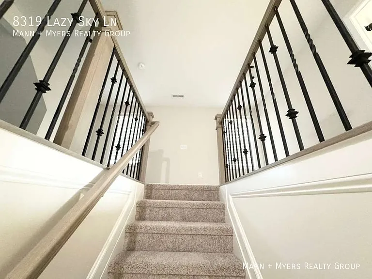 8319 Lazy Sky Ln — Photo 14
